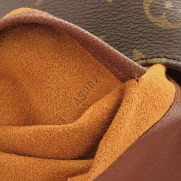 LOUIS VUITTON Authentic Brown Monogram Shoulder Bag - Picture 8 of 10